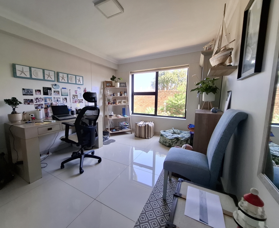 To Let 4 Bedroom Property for Rent in Bloubergstrand Western Cape